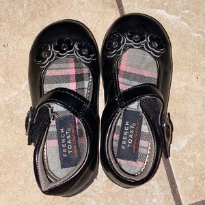 French Toast Black Infant Shoes (size 7)